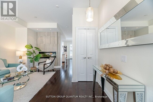 Building Photo - 56 Jones St