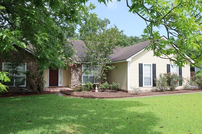 Building Photo - 3869 Brookfield Dr