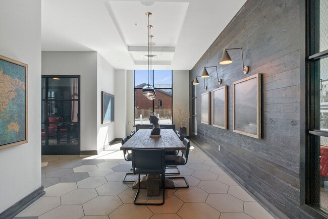 Building Photo - Peyton Stakes