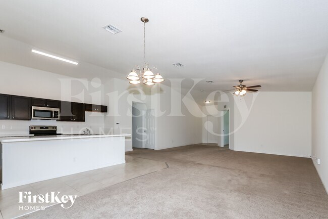 Foto del edificio - 1682 SW Crawford Ave