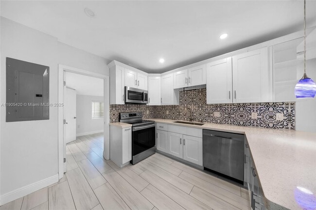 Building Photo - 2306 N 28th Ave