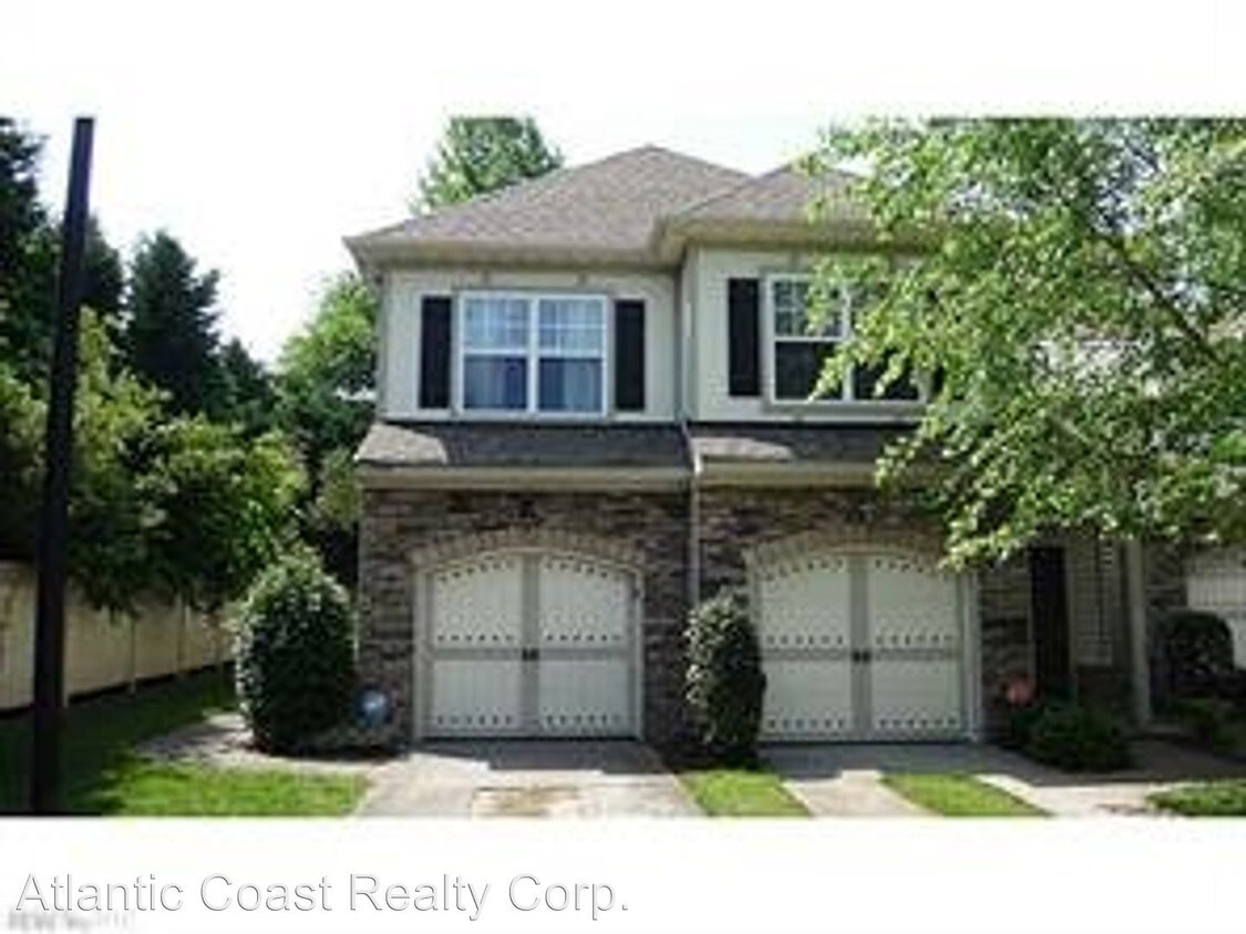 Foto principal - 3 br, 2 bath House - 5532 Frog Pond Ln. #602