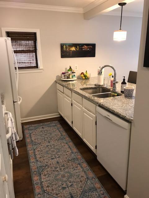 KITCHEN - 333 Circle Ave