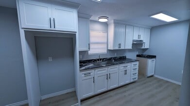 Building Photo - 3002 Blaine St