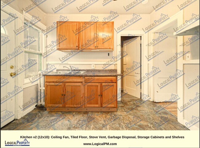 Building Photo - 3/1 Colonial w: Additional Den/Office Spac...