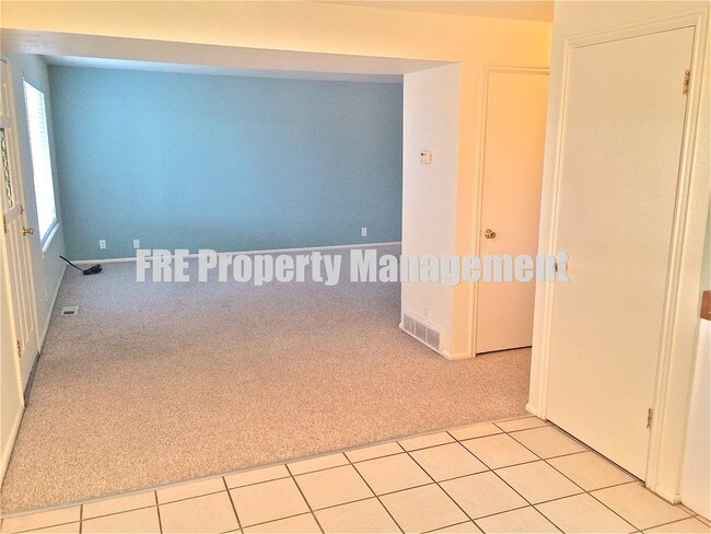 Building Photo - 539 E Cobblestone Dr