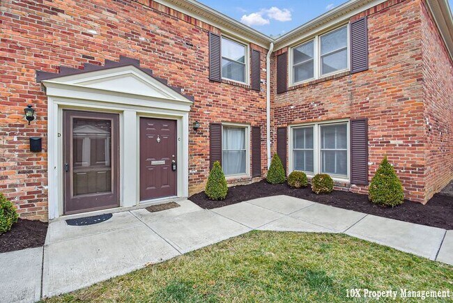 Foto del edificio - 911 Manor Ln