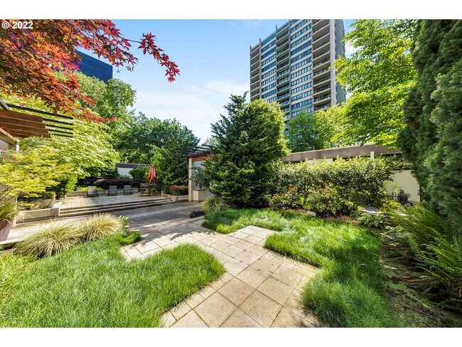 Foto del edificio - 255 SW Harrison St