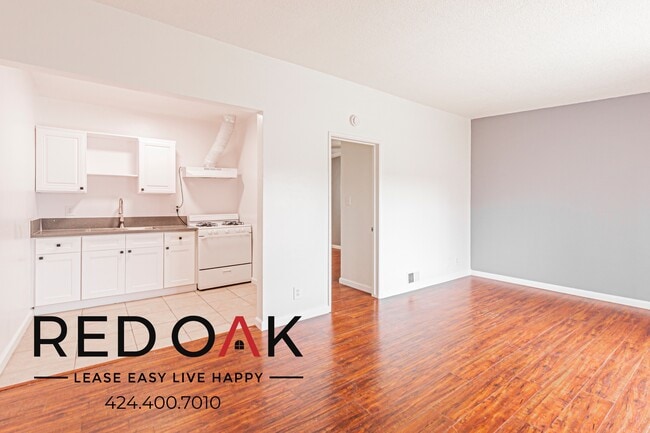 Foto del edificio - 11736 Gurley Ave