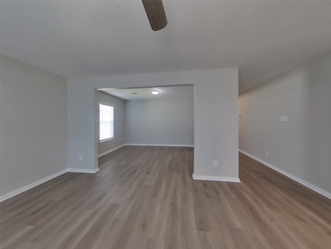 Foto principal - 15680 Del Norte Dr