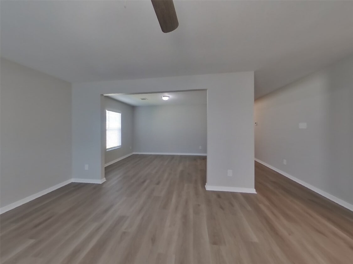 Primary Photo - 15680 Del Norte Dr
