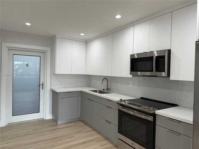 Building Photo - 161 Bentley Dr