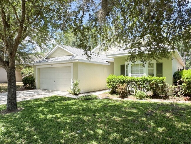 Building Photo - Pines at Lake Saunders 3 bedroom 2 bath home with double car garage