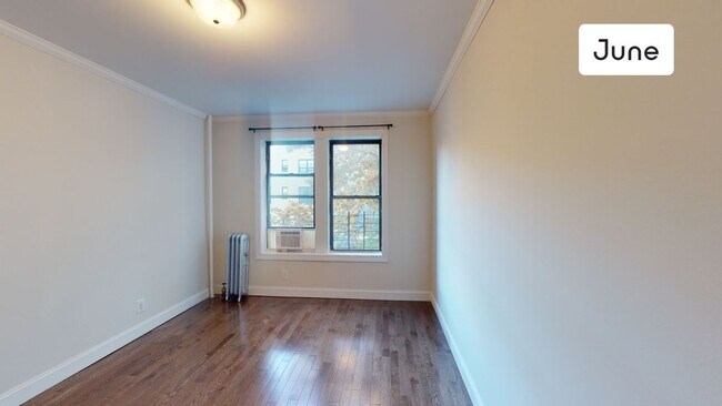 Foto del edificio - ROOM ONLY in 4-bed/1.0-bath Home