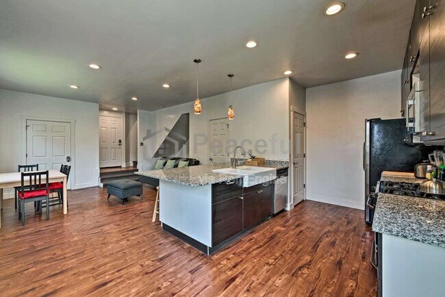 Foto del edificio - 462 E Haven Ave