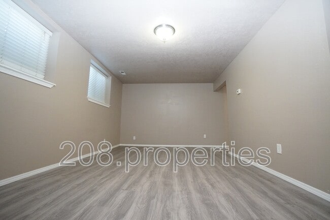 Building Photo - 2210 S Owyhee St