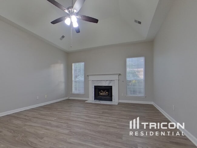 Building Photo - 101 Royal Crest Dr