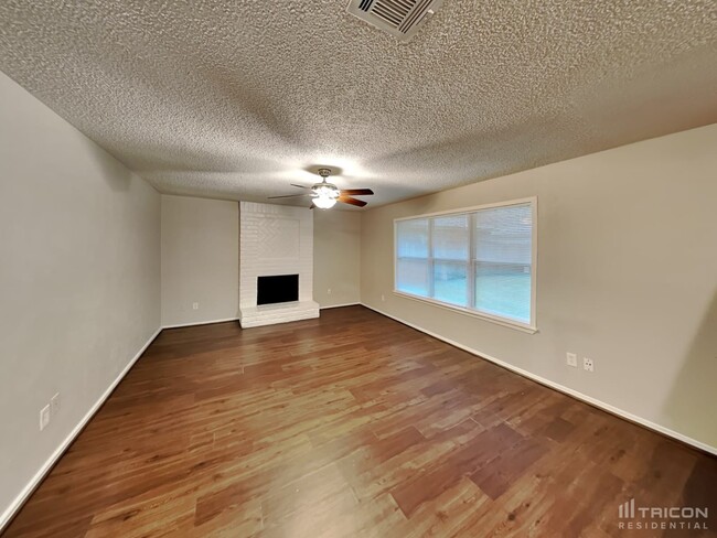 Foto del edificio - 23326 Dew Wood Ln