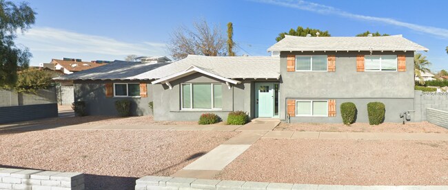 Building Photo - Spacious Tri-Level Home with Pool & Privat...
