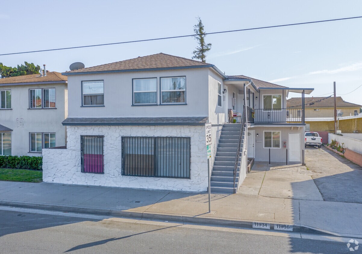 Primary Photo - 11934 Rosecrans Ave