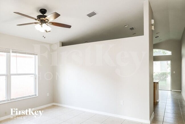 Building Photo - 1558 SE 20th Pl