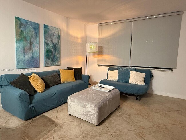 Building Photo - 2815 NE 201st Terrace