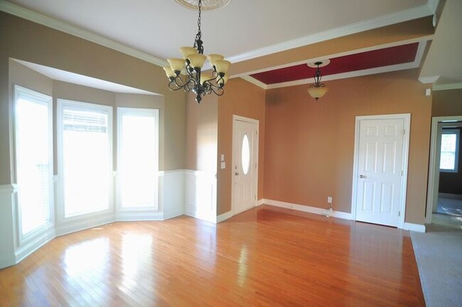 Building Photo - 203 Latigo Loop