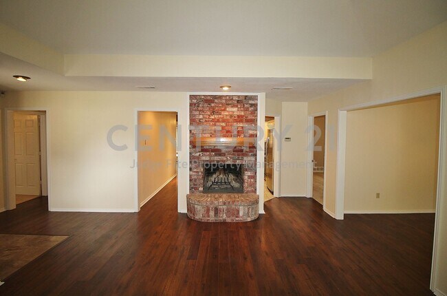 Foto del edificio - Delightful 3/2/2 in Cedar Hill For Rent!
