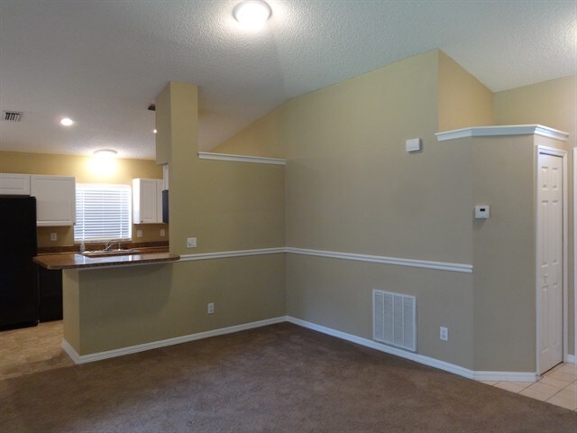 Foto del edificio - 2830 SE Toulon Road