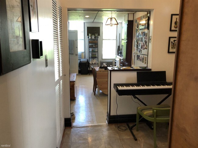 Foto del edificio - 1 br, 1 bath Apartment - 187 Skillman Ave 2R