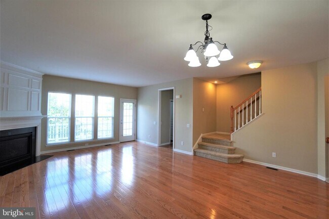 Building Photo - 604 Ellison Dr