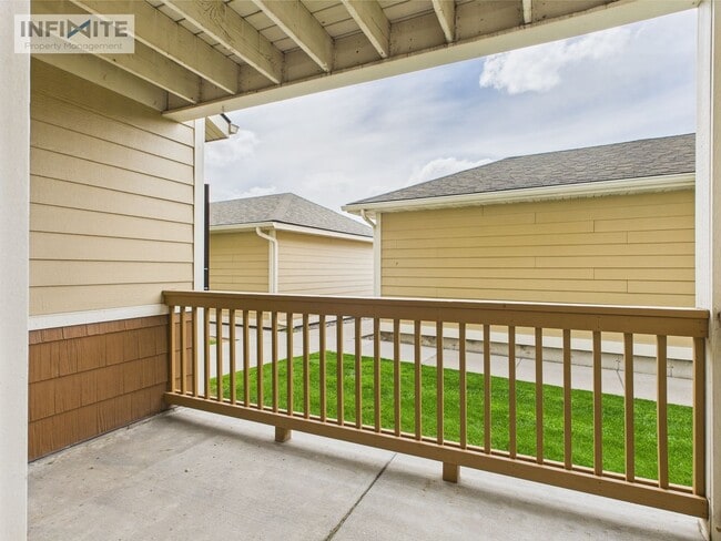 Building Photo - Cute As A Button 2 Bedroom Condo on Baxter Lane!