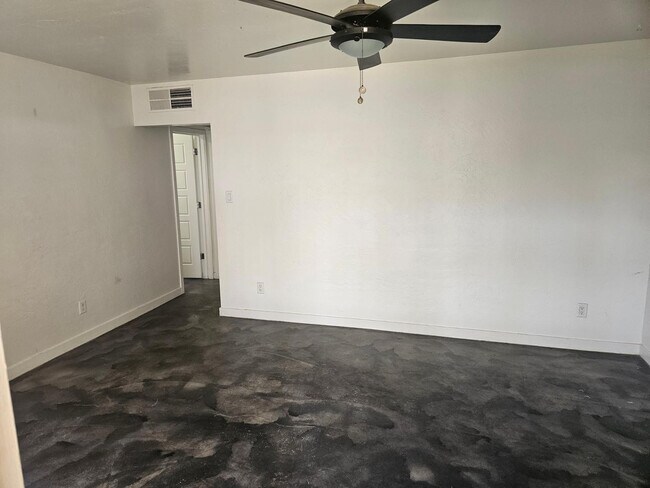 Foto del edificio - 2108 E Fairmount Ave