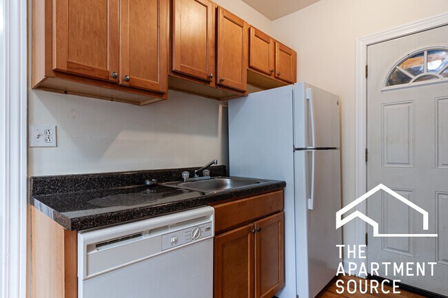 Photo - 3823 N Fremont St Apartment