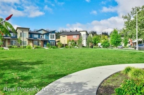 Building Photo - 2 br, 2.5 bath House - 3035 S Nevada St