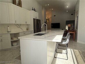 Building Photo - 5950 Almaden Dr