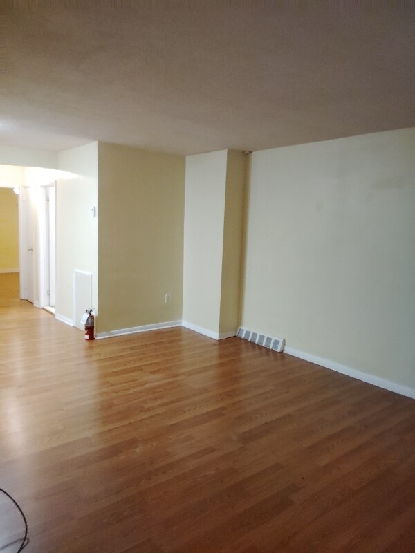 Foto del edificio - 1346 Pennwood Rd