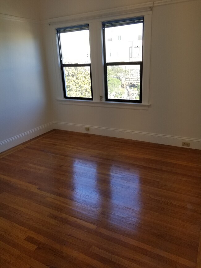 Foto del edificio - 840 38th Ave