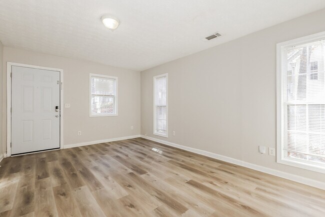 Foto del edificio - 195 Wynnmeade Pkwy