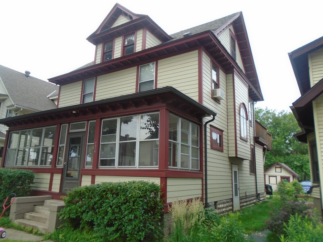 Primary Photo - 2926 Columbus Ave