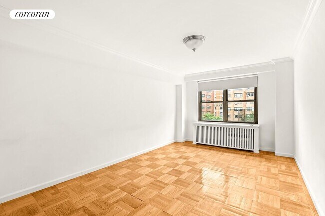 Building Photo - 420 E 55th St