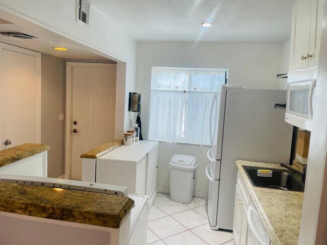 Foto del edificio - 139 Sparrow Dr