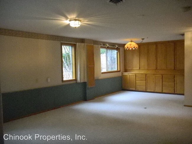 Building Photo - 3280 Olive St