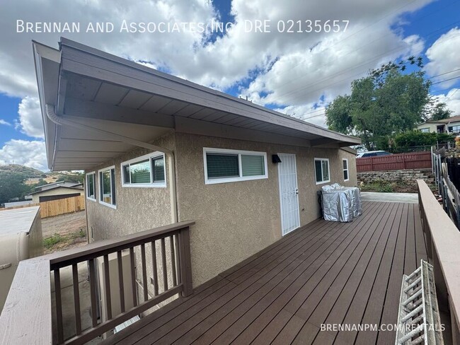 Building Photo - 330 Lento Ln