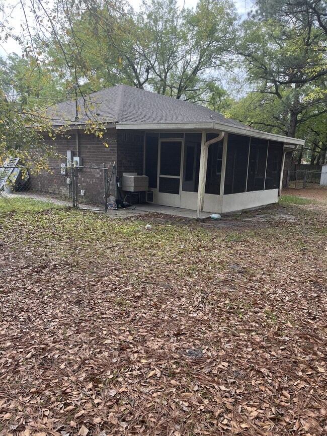 Foto del edificio - 1016 Farr Ct