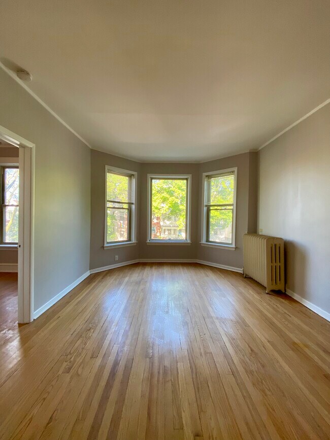 Building Photo - 4114 N Paulina St