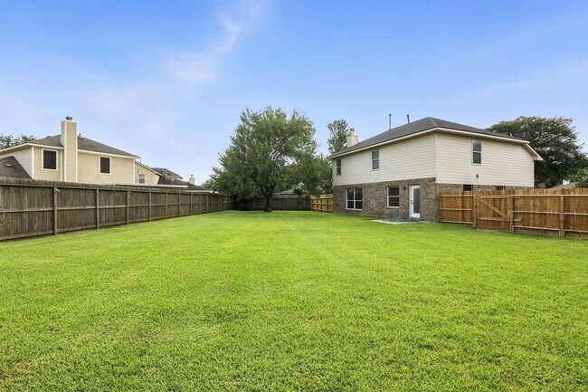 Foto del edificio - 8002 Blackcherry Ln