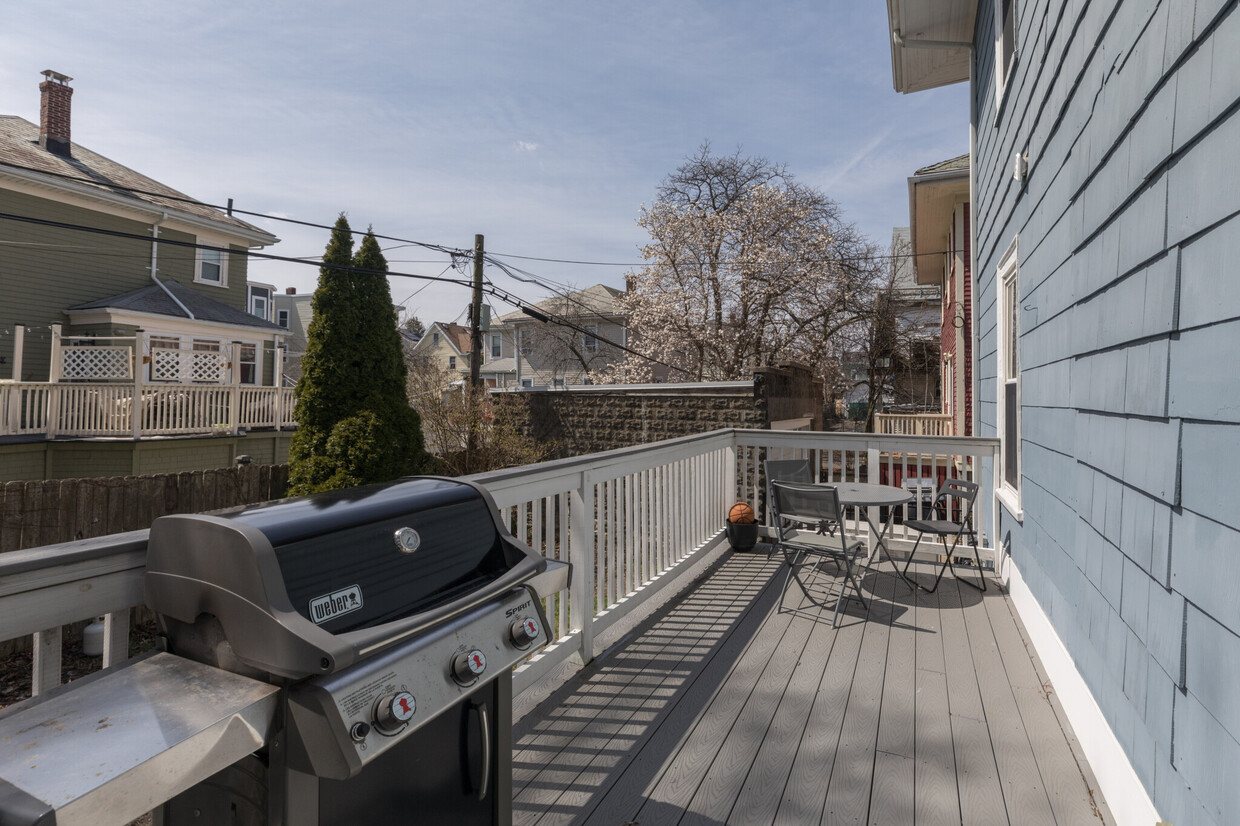 Foto principal - 143 E Cottage St