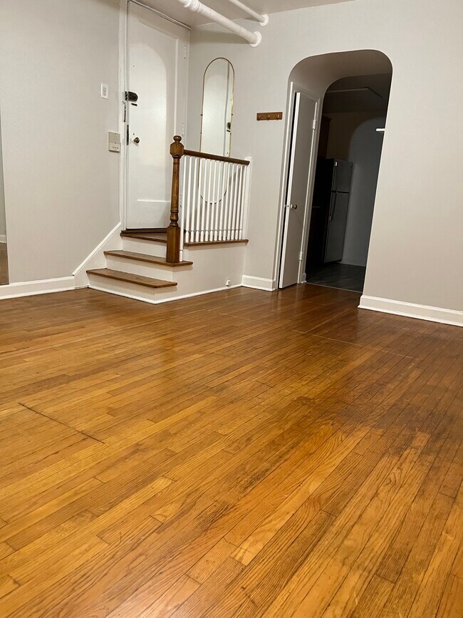 Living Room - 7551 N Oakley Ave