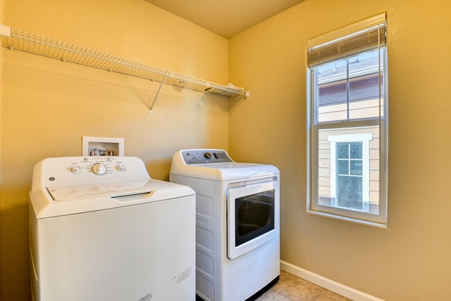 Building Photo - 5634 Celtic Cross Grove